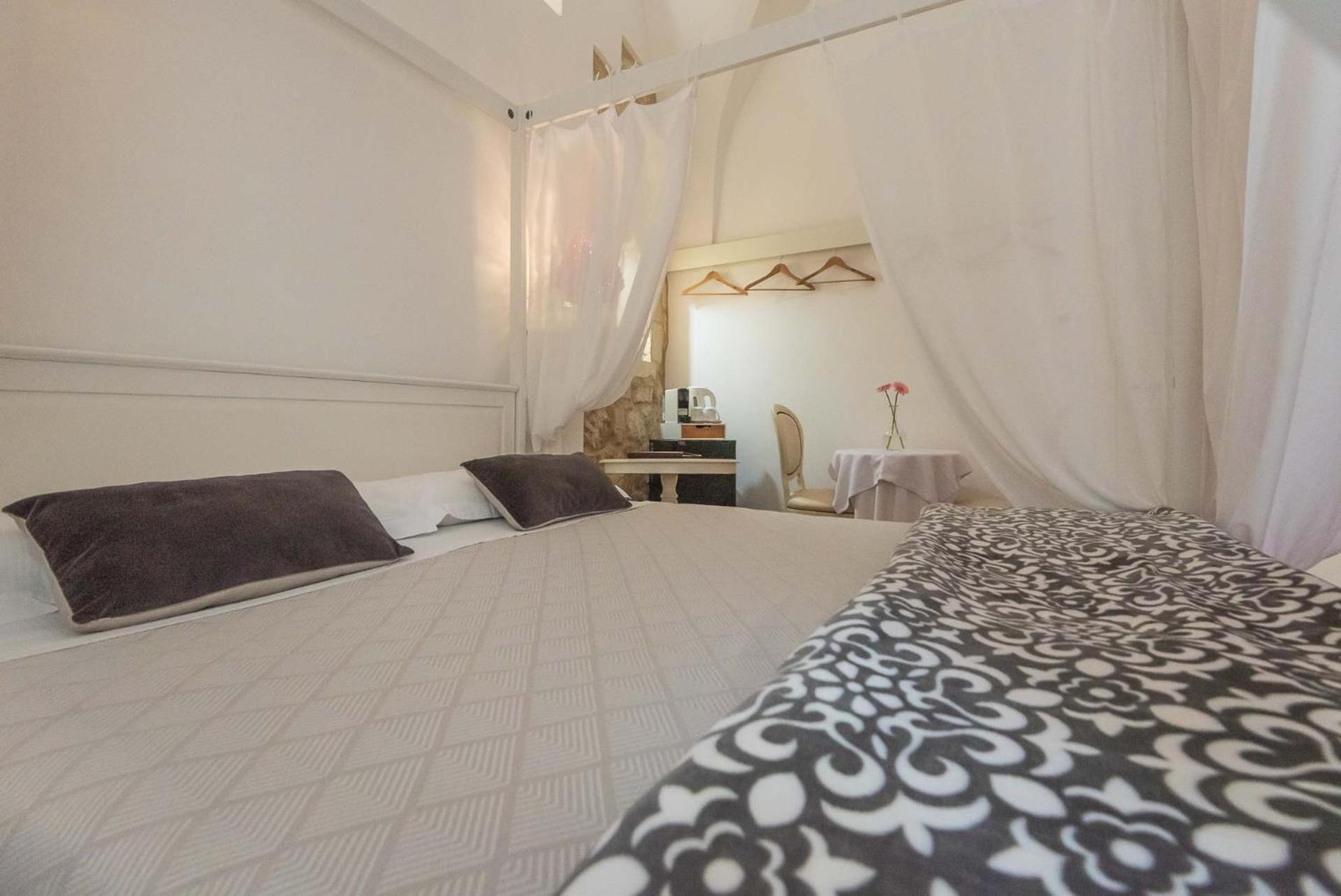 Le Nicchie Luxury Rooms Лечче Екстер'єр фото
