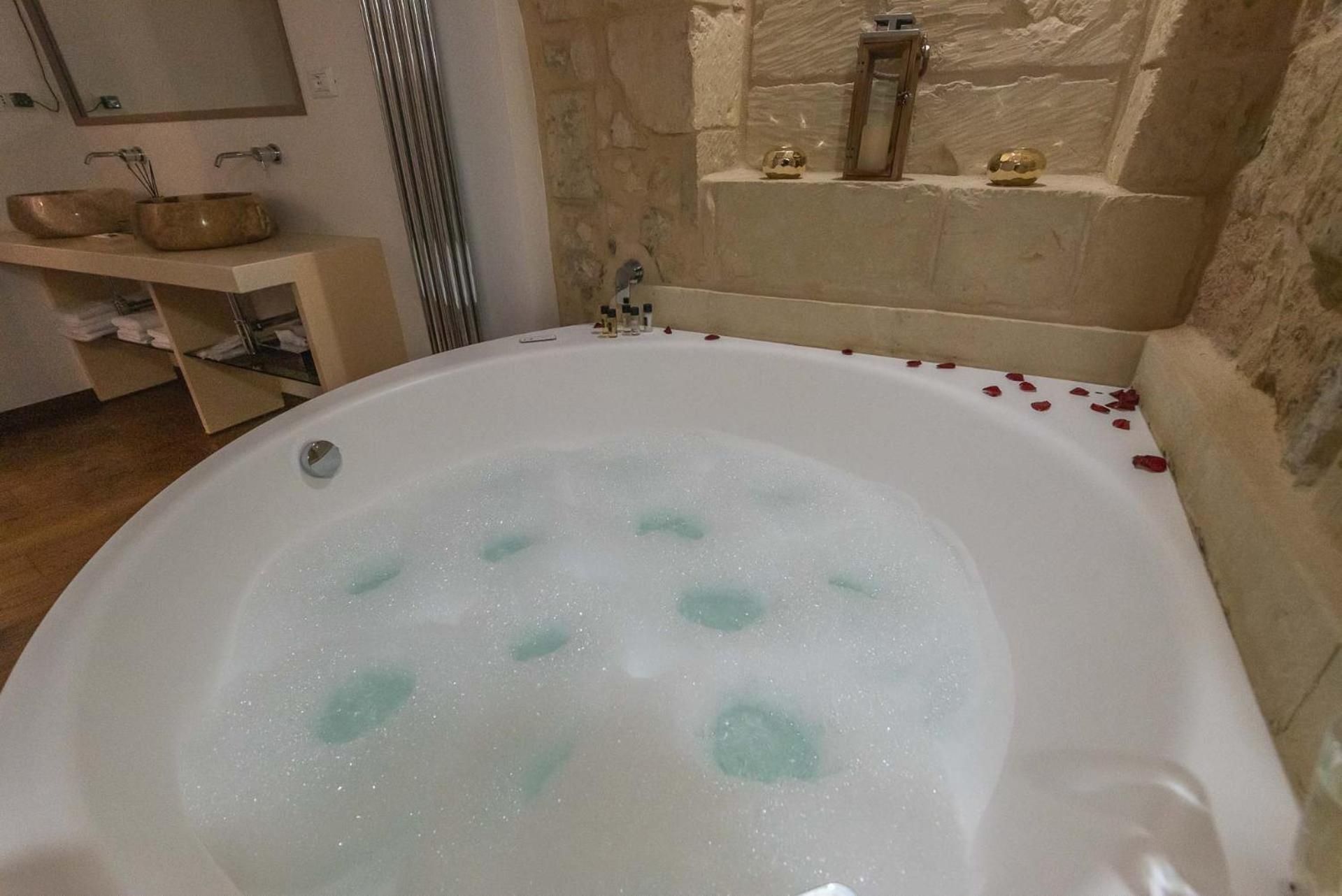 Le Nicchie Luxury Rooms Лечче Екстер'єр фото
