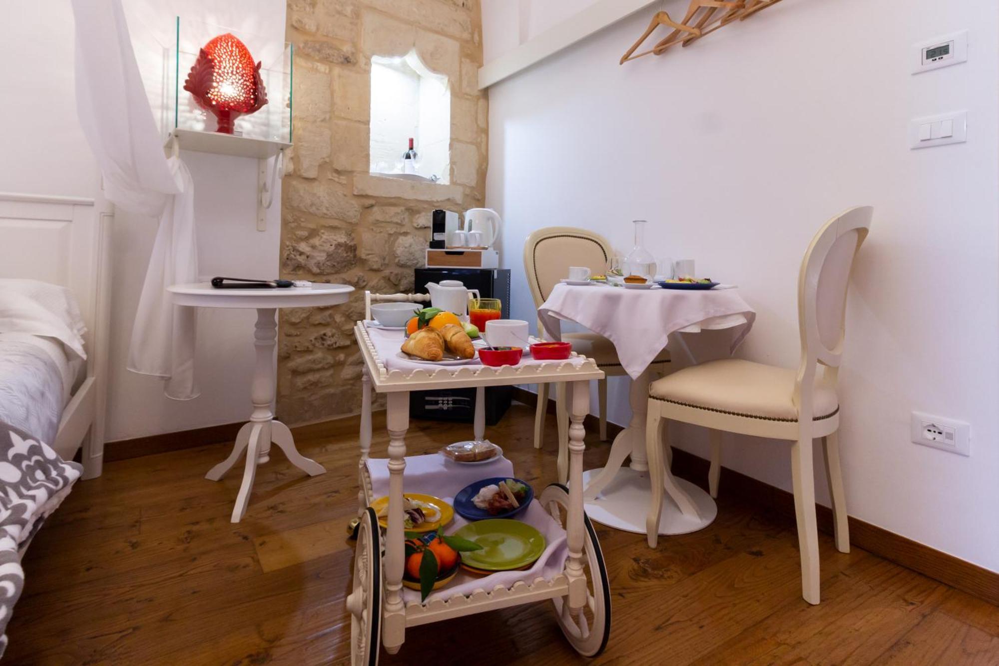 Le Nicchie Luxury Rooms Лечче Екстер'єр фото