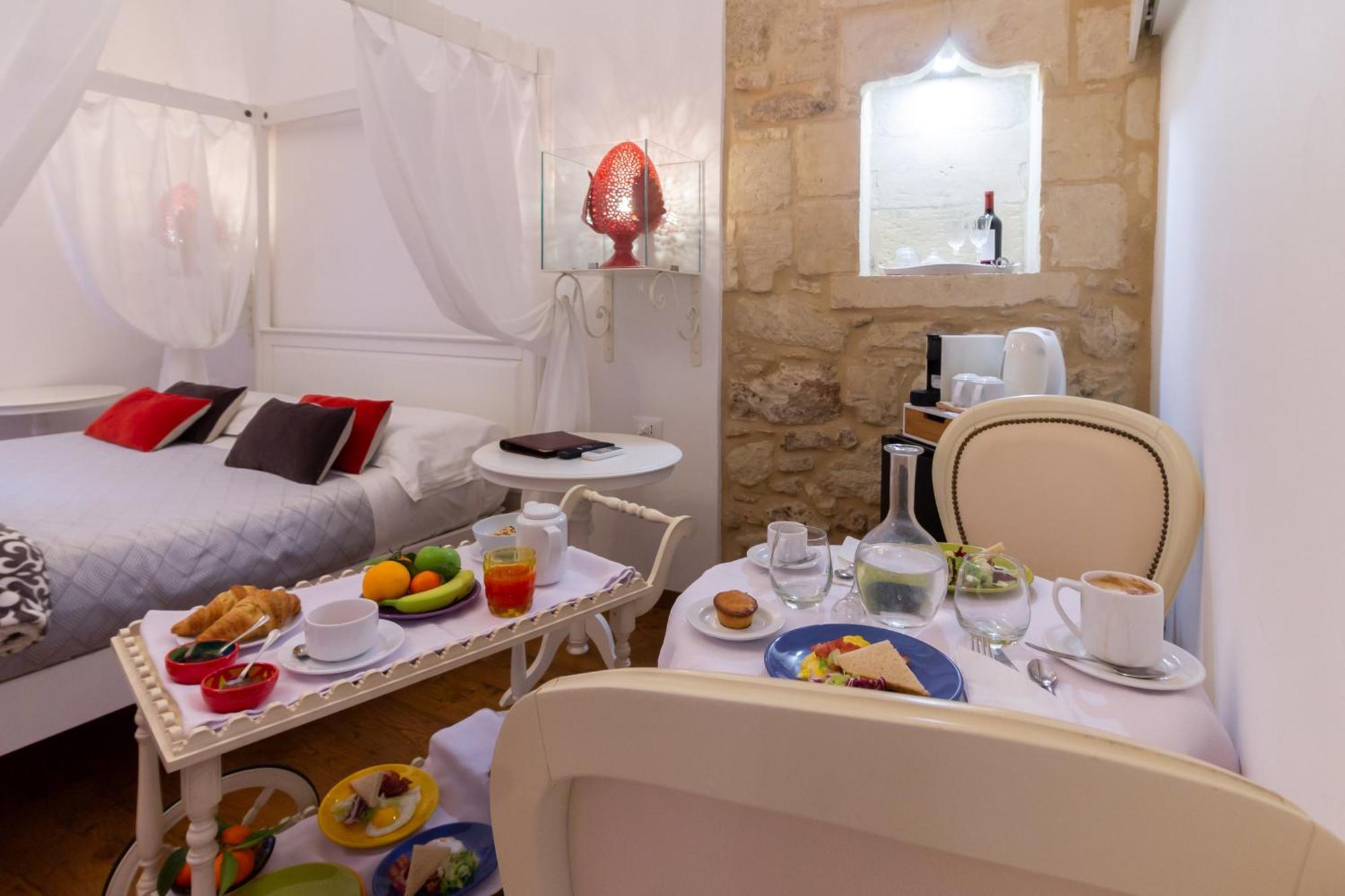 Le Nicchie Luxury Rooms Лечче Екстер'єр фото