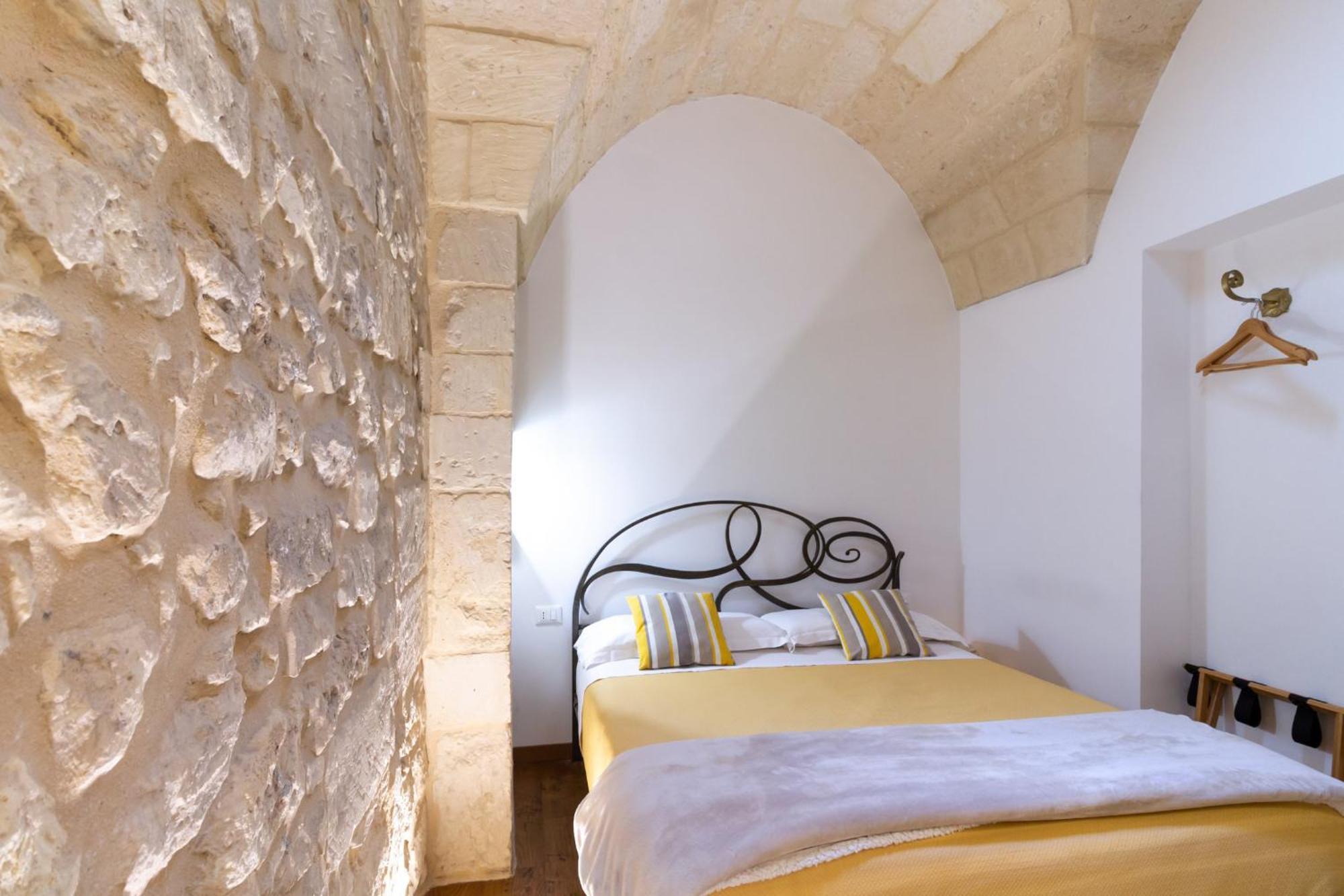 Le Nicchie Luxury Rooms Лечче Номер фото
